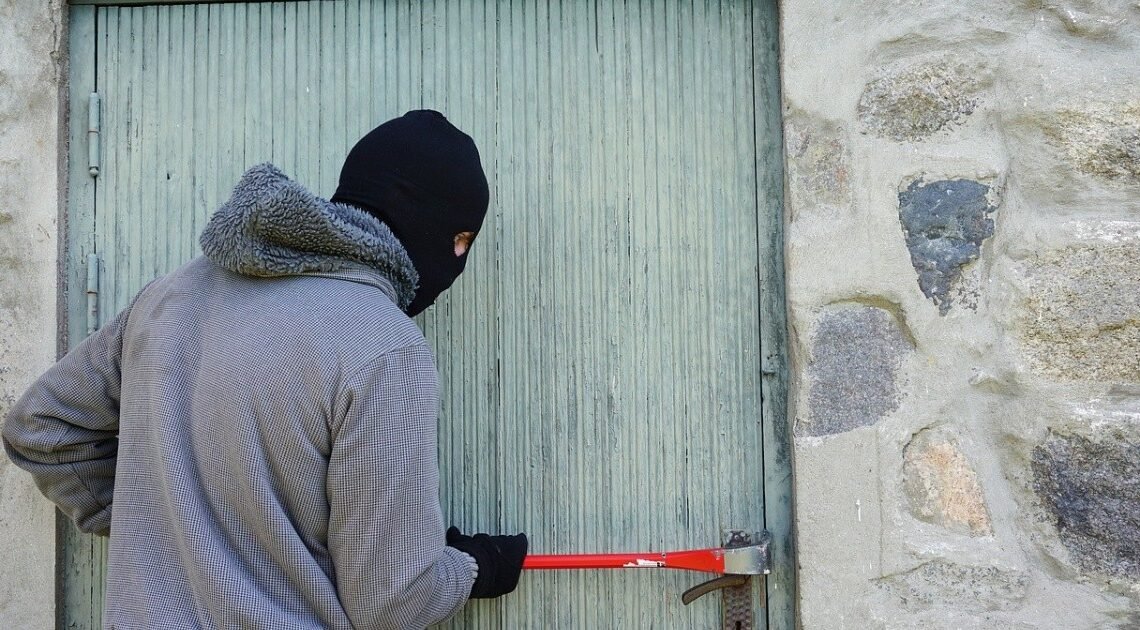 Arrestan a hombre armado por allanar vivienda en Hermosillo