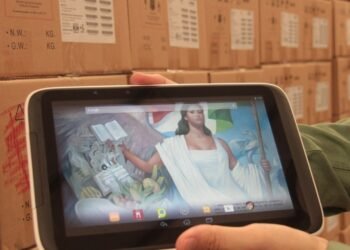 Comprarán 50 mil tablets para estudiantes de escuelas públicas en Sonora