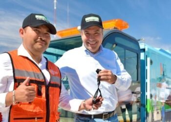 Entrega alcalde de Hermosillo primera flotilla de barredoras eléctricas