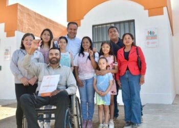 Entrega alcalde de Hermosillo 5 viviendas a familias “Con Hogar Creces”
