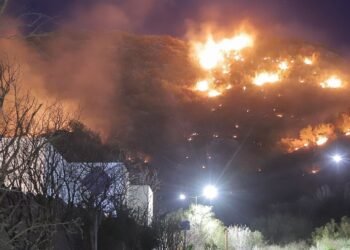 Hermosillo: Piden investigar quién es el incendiario del Cerro Johnson