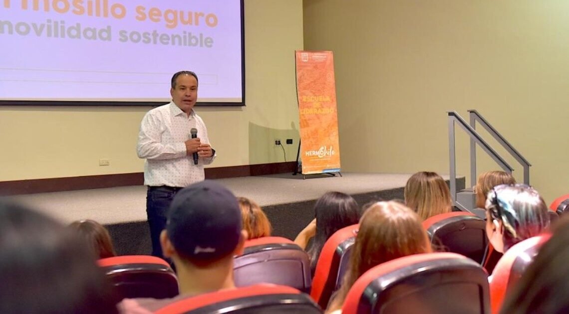 Motiva al alcalde de Hermosillo a encontrar nuevas soluciones en Escuela de Liderazgo
