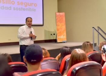 Motiva al alcalde de Hermosillo a encontrar nuevas soluciones en Escuela de Liderazgo