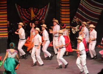 Grupo de danza Tradición Mestiza presentará en el teatro Emiliana de Zubeldía su función de fin de cursos