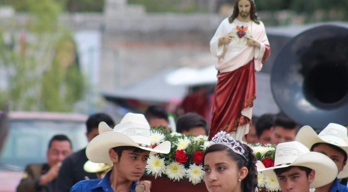 Dan inicio a Fiestas Patronales del Sagrado Corazón de Jesús en Hermosillo Dan inicio a Fiestas Patronales del Sagrado Corazón de Jesús en Hermosillo