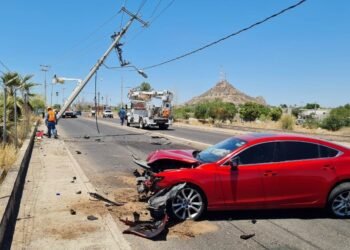 ¡Tome precauciones! Por accidente vial cierran circulación en bulevar Serna de Hermosillo