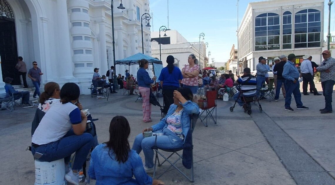 Retoman ex concesionarios del transporte urbano manifestaciones