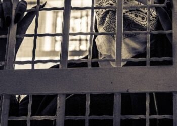 Yesenia “N” es arrestada por golpear y morder a una mujer policía en Hermosillo