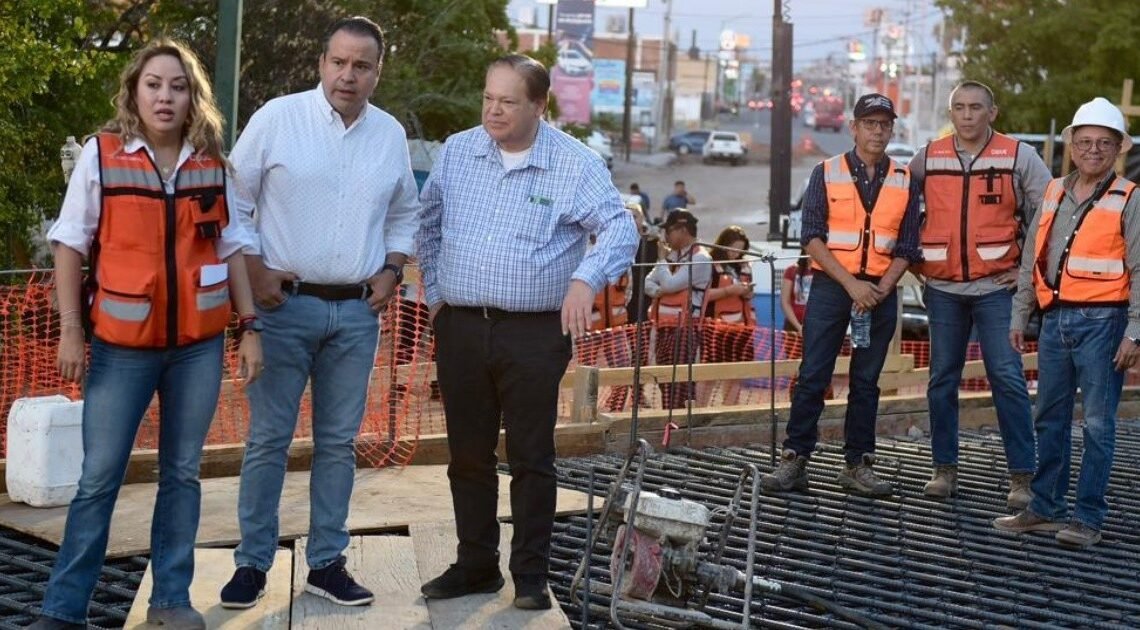 Toño Astiazarán atestigua avances en renovación de paso a desnivel del bulevar Luis Encinas