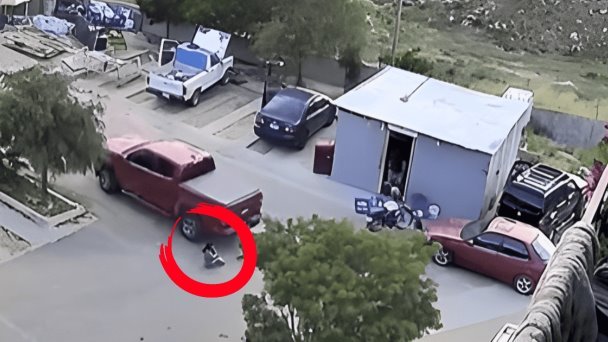 Conductor atropella a niña que jugaba con su patineta; no la vio Conductor atropella a niña que jugaba con su patineta; no la vio