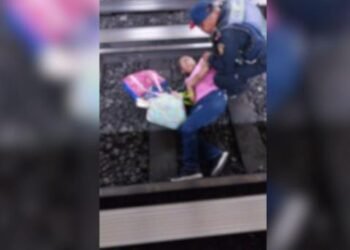 Mujer adulta cae desmayada a las vías del Metro de CDMX