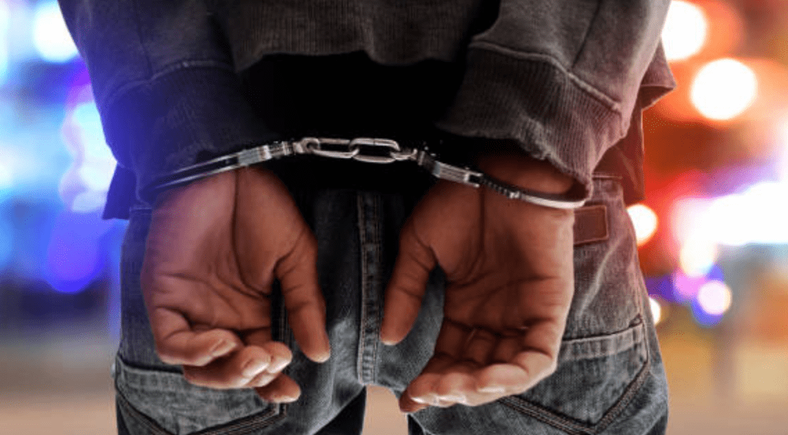 Hijo agrede a su padre de 65 años por reclamos sobre trabajo y comida