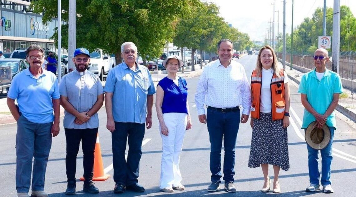 Entrega alcalde de Hermosillo rehabilitación de calle Francisco Salazar