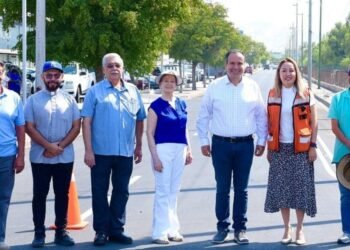 Entrega alcalde de Hermosillo rehabilitación de calle Francisco Salazar