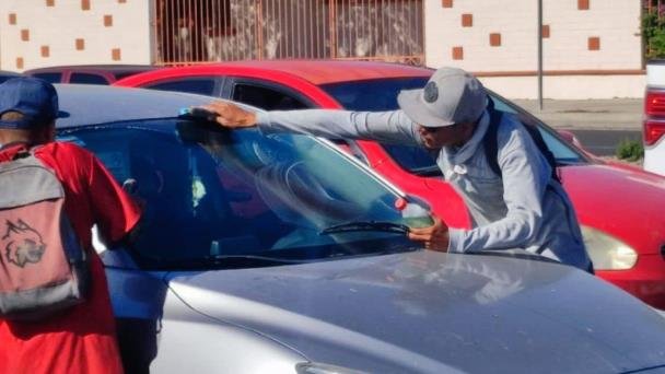 ‘Limpiavidrios’ en Hermosillo; ¿qué los orilla a trabajar en la calle? ‘Limpiavidrios’ en Hermosillo; ¿qué los orilla a trabajar en la calle?