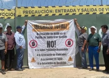 Vecinos en Edomex se manifiestan contra constricción de departamentos