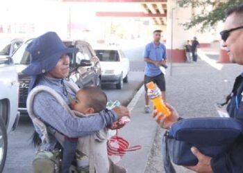 Policía atendió a personas por calor; Una persona con deshidratación