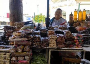 Bajan ventas de dulces y productos regionales por altas temperaturas