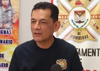 Invitan Bomberos a Lucha Libre con causa para cubrir gastos médicos