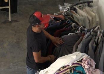 Zapatos y ropa de hombre lo que más se necesita en el Banco de Ropa de Hermosillo