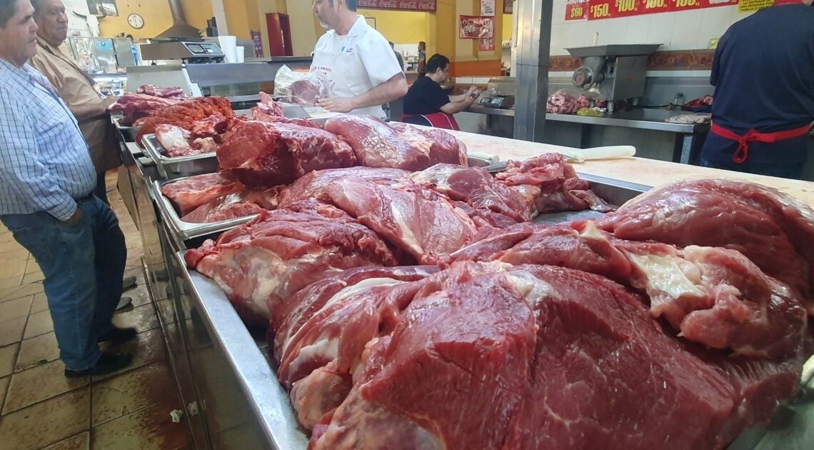 En el Mercado Municipal de Hermosillo venden más de una tonelada de carne al día En el Mercado Municipal de Hermosillo venden más de una tonelada de carne al día