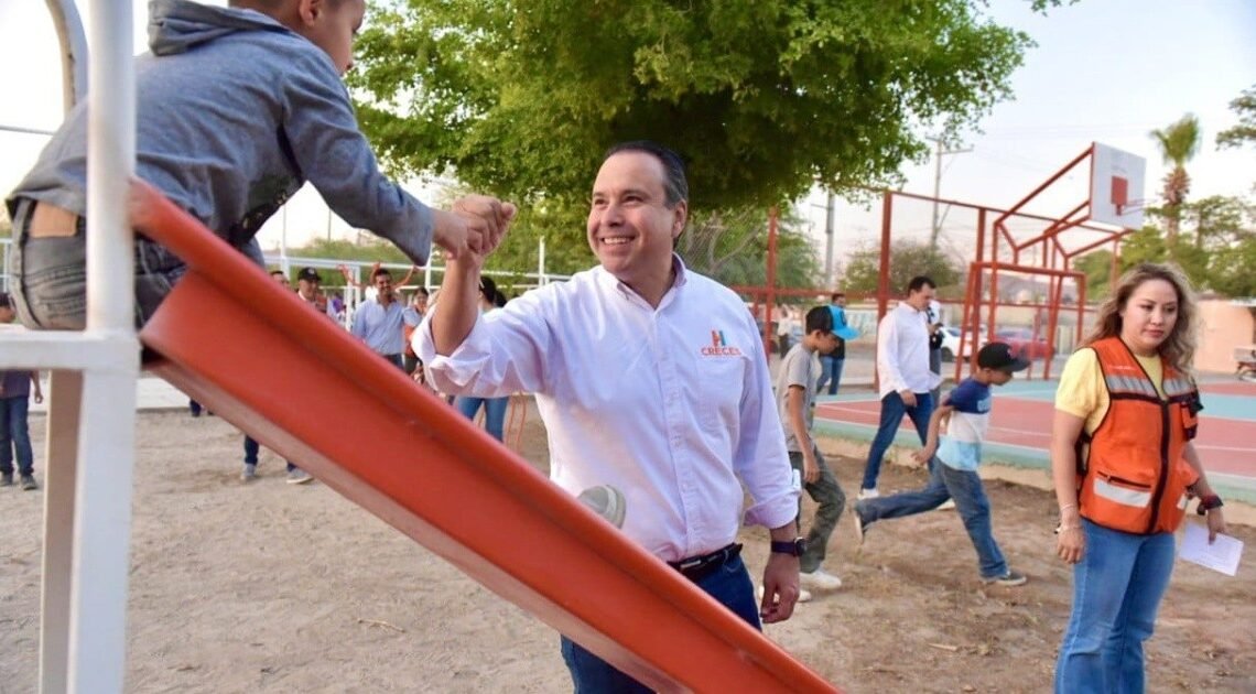 Entrega alcalde de Hermosillo parque rehabilitado en colonia Virreyes