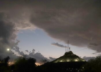 Como estaba pronosticado, ayer cayó en Hermosillo la primera lluvia del verano