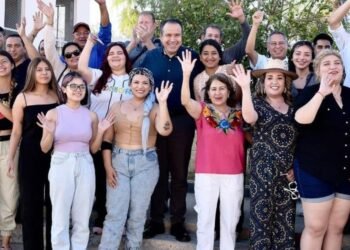 Felicita alcalde de Hermosillo a futuros promotores turísticos graduados