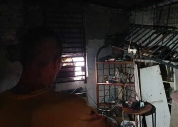 Hermosillo: Rescatan a doña Lupita de incendio en su casa en la colonia Miguel Hidalgo