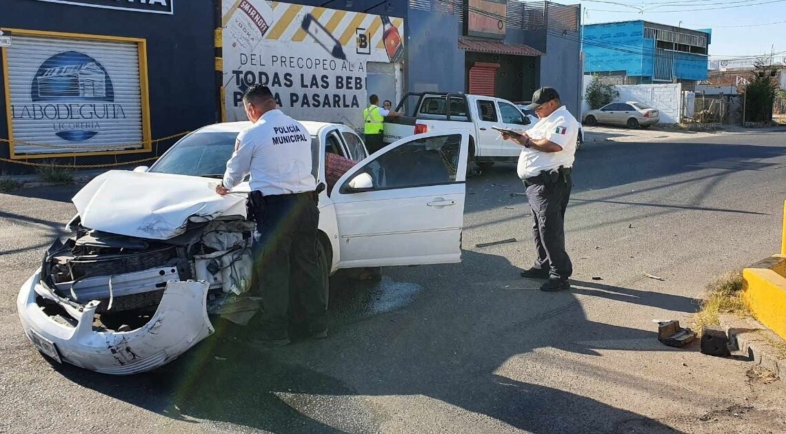 Hermosillo: Accidente de vehicular en Yáñez y Veracruz; sin lesionados Hermosillo: Accidente de vehicular en Yáñez y Veracruz; sin lesionados