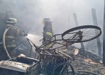 Incendio en la colonia Hacienda de la Flor deja serias pérdidas materiales