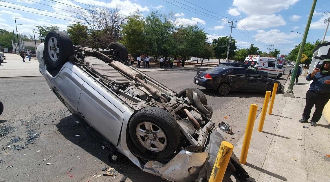 Se registra triple choque vehicular en la colonia Centro Se registra triple choque vehicular en la colonia Centro
