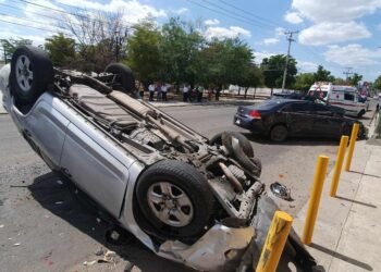 Se registra triple choque vehicular en la colonia Centro