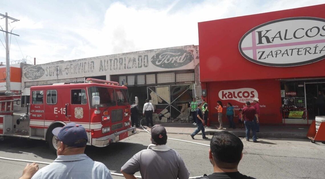 Se incendia bodega de cartón madera y plásticos del Centro de Hermosillo