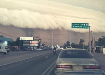 Difícil momento pasan familias en Guaymas y Empalme tras tormenta de arena