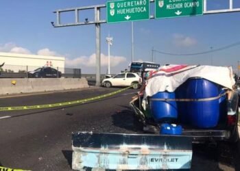 Fallece hombre mientras cambiaba la llanta de su vehículo