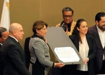 Entregan constancia de mayoría a Delfina Gómez en Edomex
