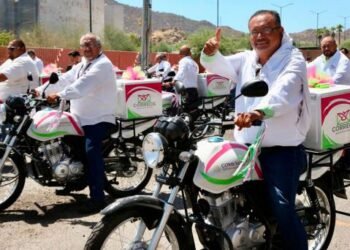 Entrega gobernador Alfonso Durazo 59 motocicletas nuevas a Sepomex