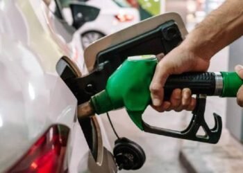 Prevén ajustes a impuestos de gasolinas, cigarros y refrescos en 2024