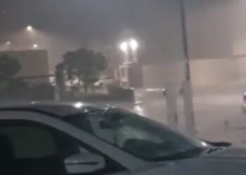 Azota granizo, lluvia y fuertes vientos al Centro de Hermosillo; se va la luz en algunas zonas