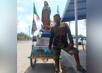 Recorre todo el país para cumplir su manda a la Virgen de Guadalupe