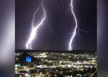 Lluvias desencadenan daños y emergencias en Hermosillo