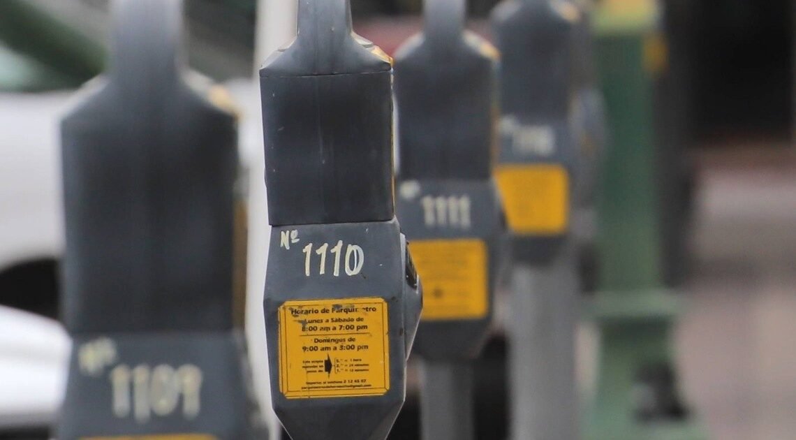 Nuevos horarios y tarifas fijas para parquímetros en Vado del Río