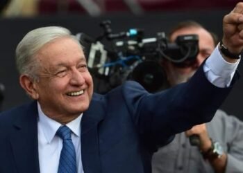Celebra AMLO quinto aniversario de triunfo electoral en el Zócalo