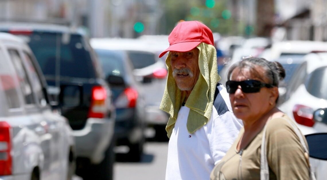 Agobia el calor en Hermosillo, impone récord de 46.5°C Agobia el calor en Hermosillo, impone récord de 46.5°C