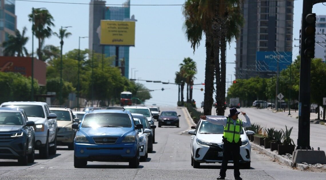 Alertan por fuerte tráfico en Hermosillo por el regreso a clases; piden respetar apeatones y ciclistas