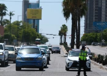 Alertan por fuerte tráfico en Hermosillo por el regreso a clases; piden respetar apeatones y ciclistas