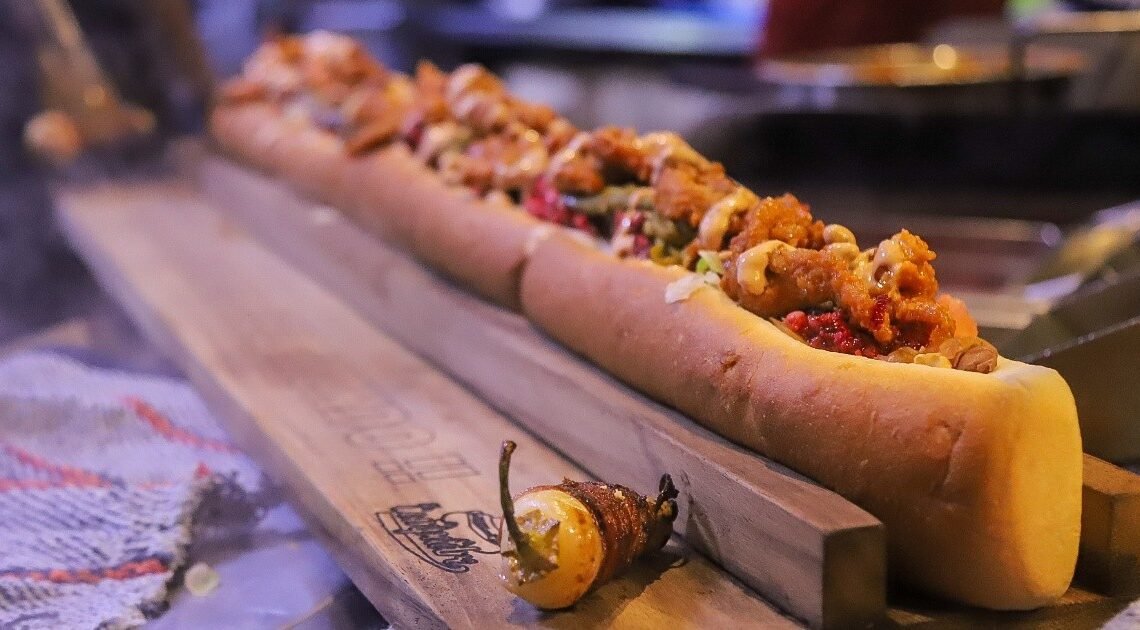 VIDEO | Hermosillo: En Hot Dogs El Compadre crean un “monstruo” de sabor