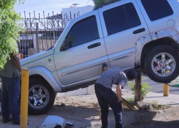 Hermosillo: Vecinos piden señalizar cruce peligroso