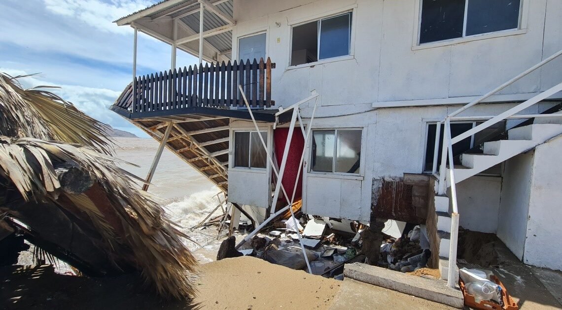 “El mar se lo llevo”: Huracán “Hilary” derrumba parte de hotel en Bahía de Kino, Hermosillo “El mar se lo llevo”: Huracán “Hilary” derrumba parte de hotel en Bahía de Kino, Hermosillo
